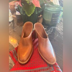 Tod's Tan Leather Mule Clogs